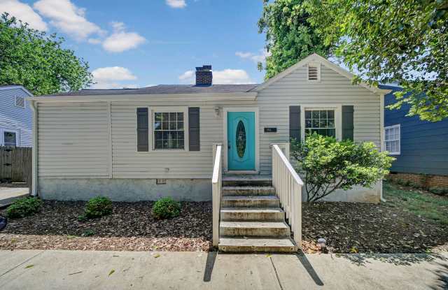 Lovely 2 Bed 1 Bath Bungalow Home in Charlotte - 1031 Spruce Street, Charlotte, NC 28203
