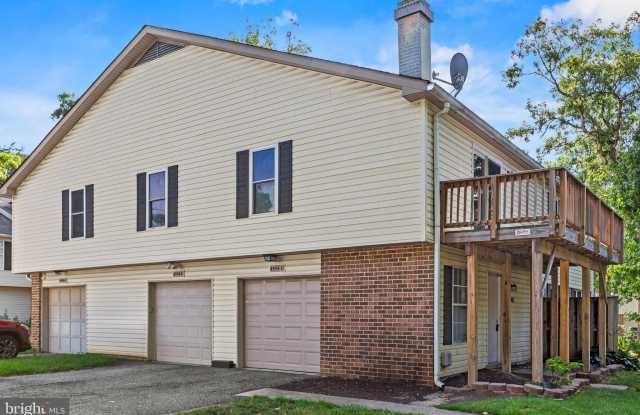 4554-C RYAN Place Gallery 1
