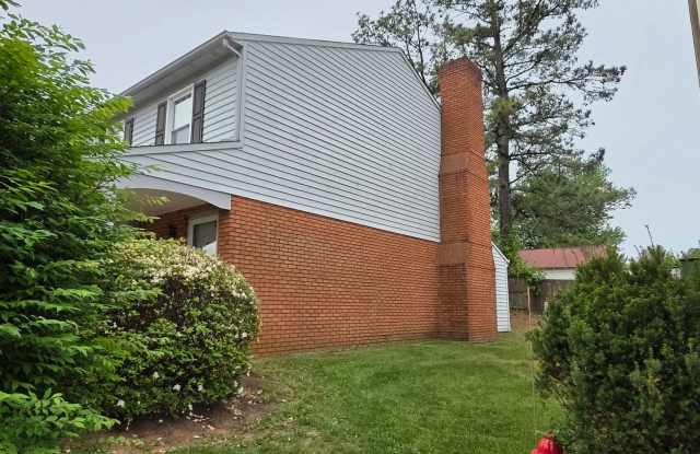 3br 2.5ba End Unit Townhouse in Timber Ridge Subdivision Gallery 3