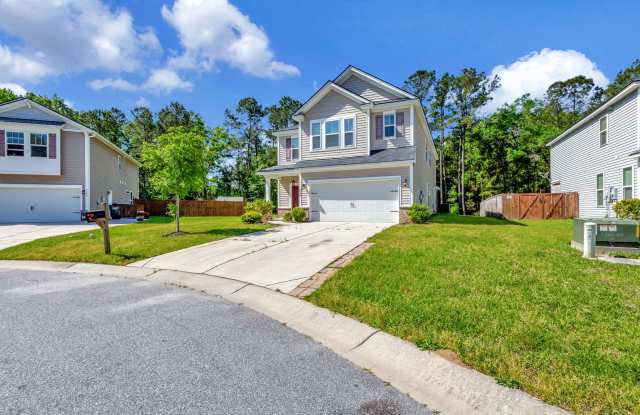 Welcoming 4-Bed Home with Space to Play  Relax photos photos