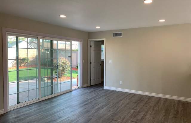 10452 Whirlaway Street Gallery 4