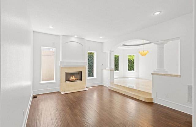 3210 North Ardmore Avenue Gallery 2