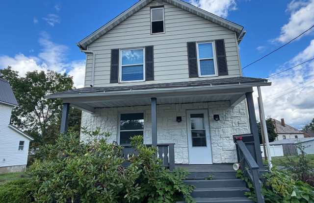 Newly Renovated Three Bedroom House photos photos