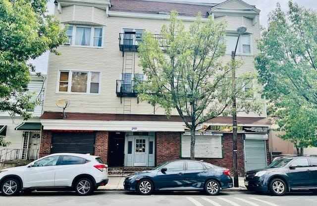 120 DANFORTH AVE Gallery 1