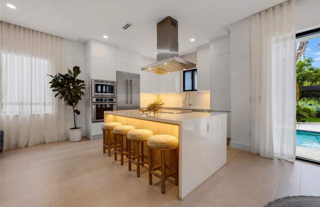 2618 Trapp Ave photos photos