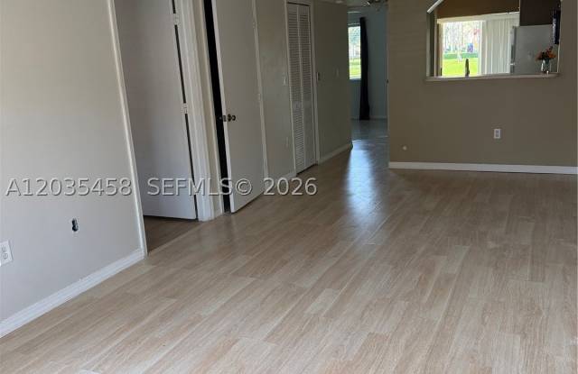 1271 SE 28th Ct Gallery 4