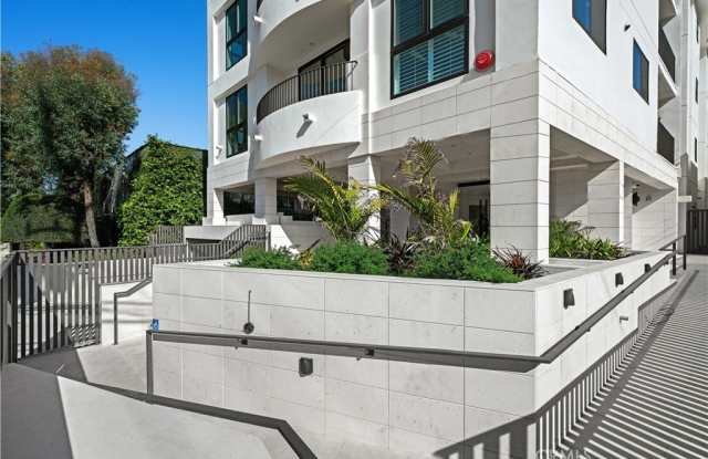 4214 Fulton Avenue photos photos