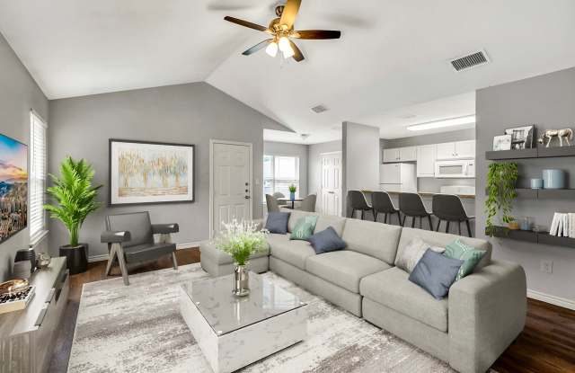2 Bedroom 2 Bath Duplex at Mansion Creek in Tyler! 1/2 OFF your first full month’s rent! Gallery 3