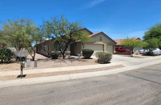 Great 4-Bedroom Home with 3-Car Garage and Large Backyard Gallery 1