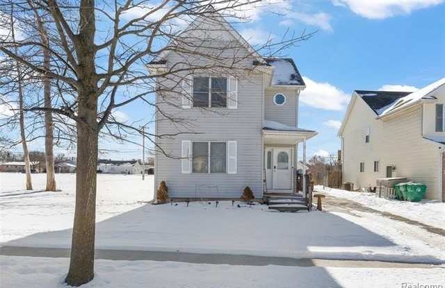 31569 Beechwood Avenue photos photos