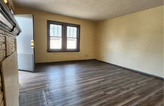 309 Indiana Avenue Gallery 2