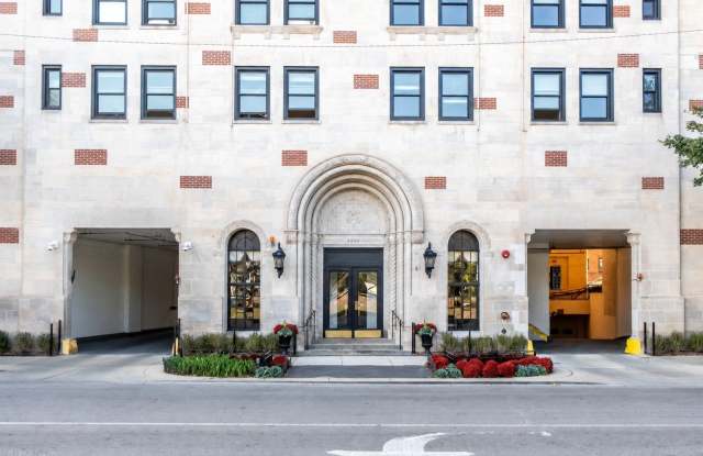 3260 N Lake Shore Drive Gallery 2