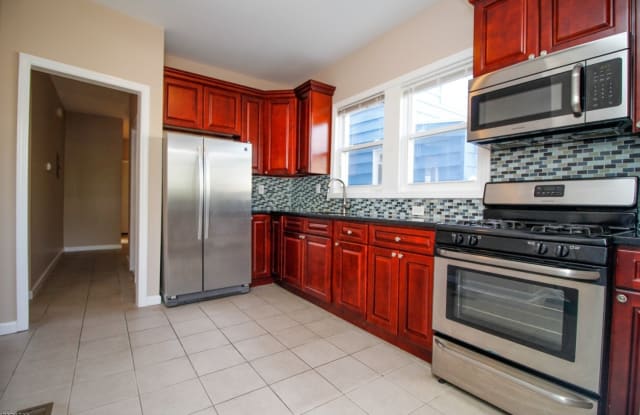 52 New St - 52 New Street, Essex County, NJ 07042
