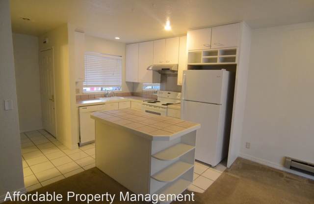 20153 Forest Avenue #3 Gallery 2