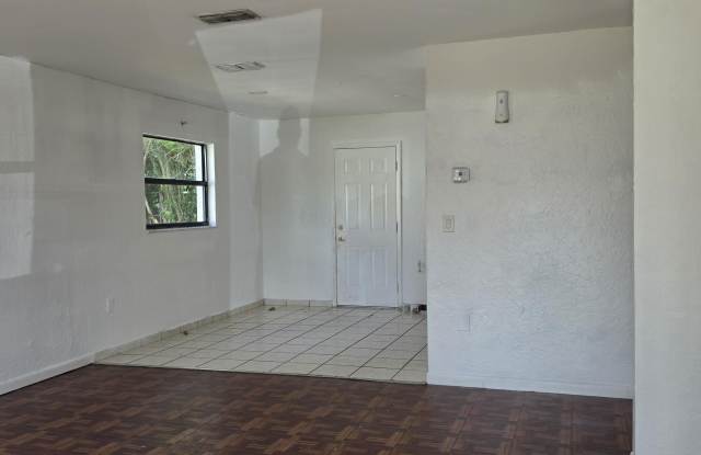 499 Las Palmas Circle Gallery 2
