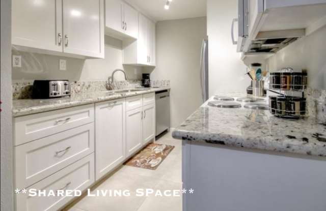 2698 21st Street - 2698 21st Street, Santa Monica, CA 90405