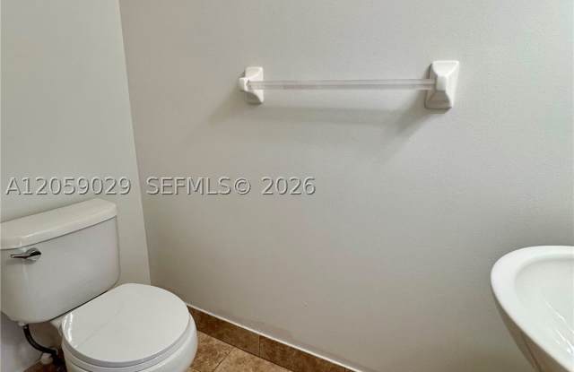 16743 Hemingway Dr Gallery 4