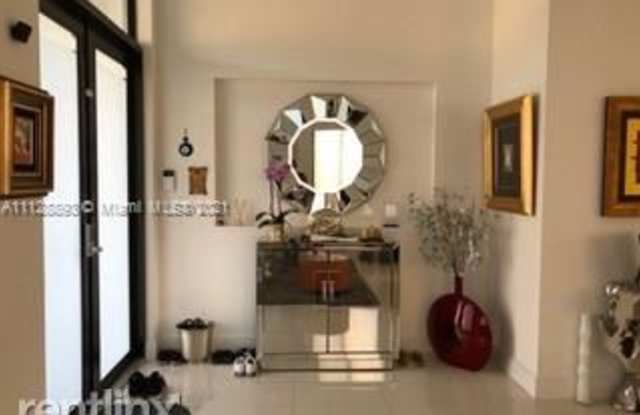 6236 SW 26 St - 6236 SW 26 St, Coral Terrace, FL 33155