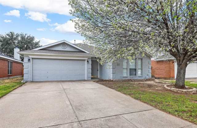 2629 Ensenada Lane - 2629 Ensenada Lane, Fort Worth, TX 76108