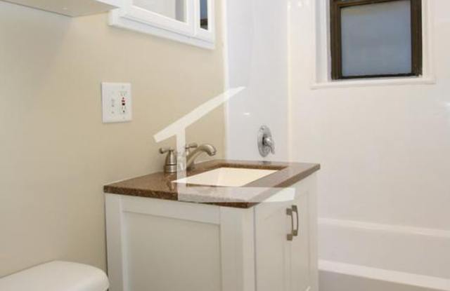 Nicely renovated 1 bed in the heart of Fenway! Gallery 4