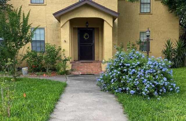 721 E 2nd St - 721 East 2nd Street, Alice, TX 78332
