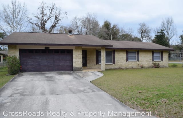5611 SE 4 ST - 5611 Northeast 4th Place, Marion County, FL 34470