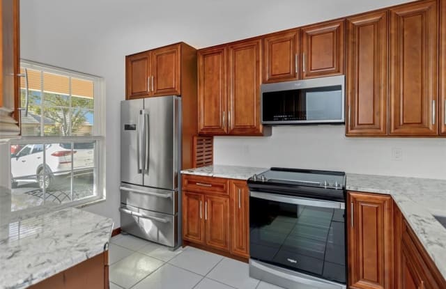 389 ESTERO COURT Gallery 2