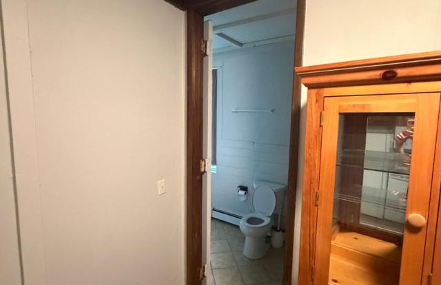 1 Bedroom  1 Bath Gallery 4
