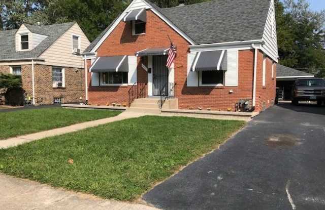 Beautiful 4 bedroom house in great Dolton neighborhood photos photos