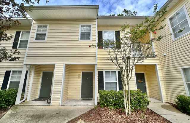 Stylish 2 bed, 2.5 Bath Condo in Magnolia Place | Private Garage | $1750 photos photos
