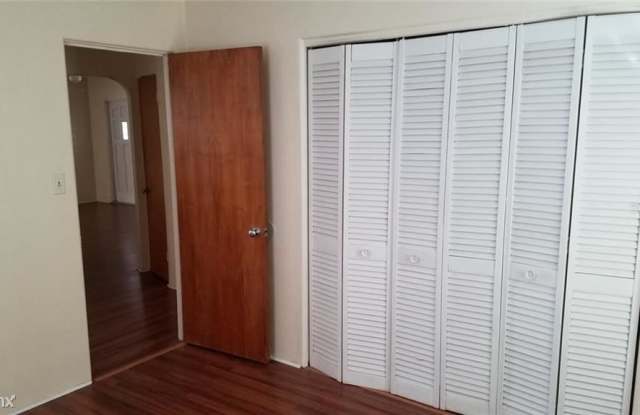 1335 Augusta Ln S Gallery 3