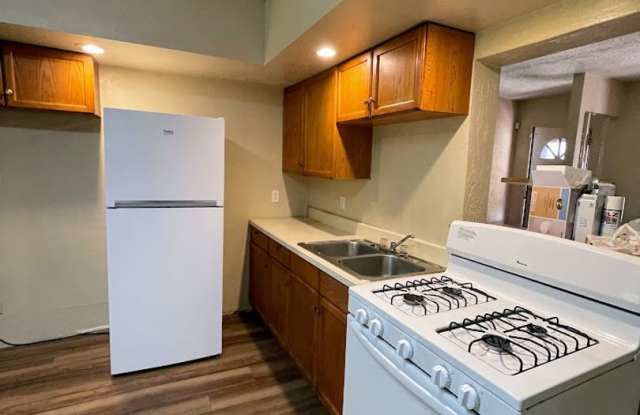 3 bed 1.5 bath - new flooring, new appliances photos photos