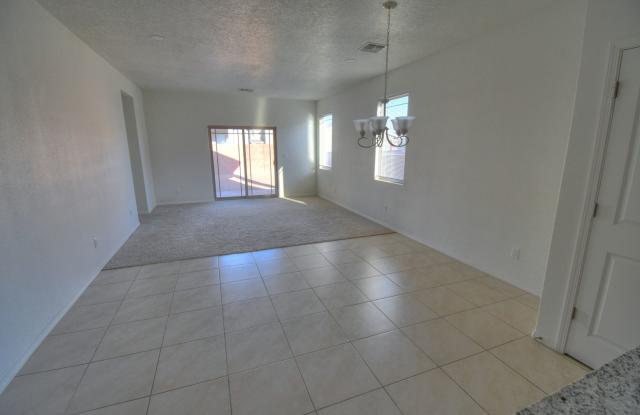 Beautiful Home in Rio Rancho! Gallery 4