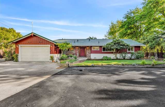 ONE OF A KIND GATED COUNTRY ESTATE..SECLUDED AND GATED WITH A PRIVATE GATED ENTRY..3 BEDS/2 BATHS FULLY REMODELED photos photos