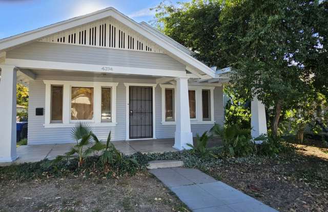 2 Bedroom home near Mt. Rubidoux! photos photos