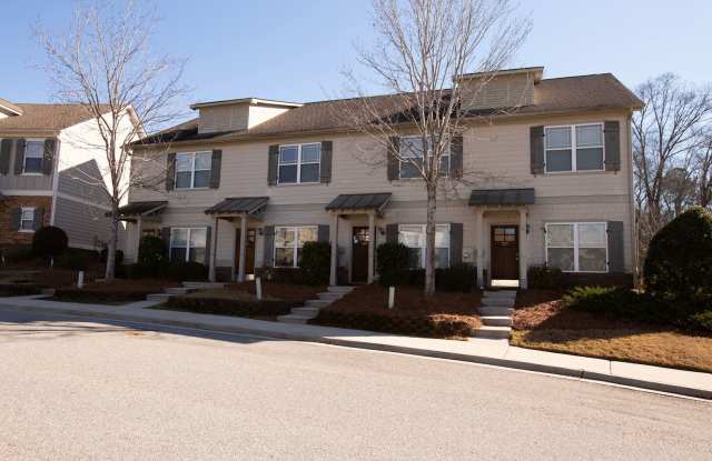 2 Bedroom Townhouse at Whitehall Village! - 215 Oconee River Circle, Athens, GA 30605