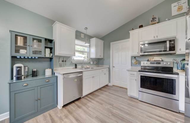6328 Olokee Street Gallery 3
