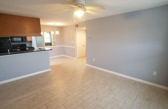 215 Lake Brook Cir 208 - 215 Lake Brook Cr 208, Brandon, FL 33511