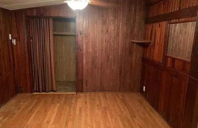 121 Shadowbrook Court Gallery 3
