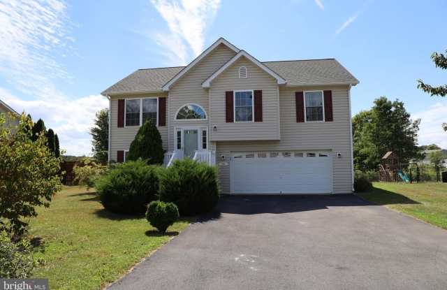 92 EMBASSY CT photos photos