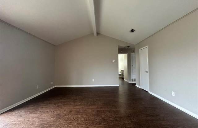 4805 Fair Park Boulevard Gallery 3