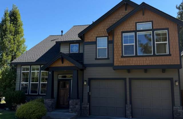 SW Bend - 3 Bed 2.5 Bath -Fenced-Corner lot-Amenities Gallery 3