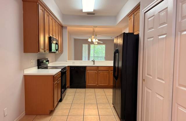 2/2 in the gated Community of the Verandas at North Shore Golf Club Gallery 4