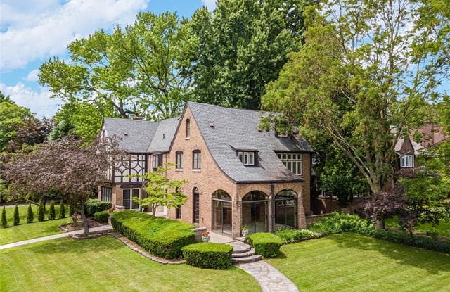 905 BERKSHIRE Road - 905 Berkshire Road, Grosse Pointe Park, MI 48230