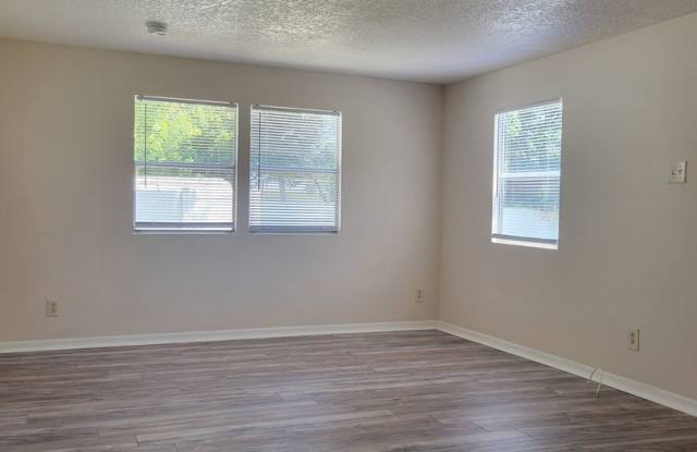 Two-Bedroom Home in Winter Haven Gallery 3