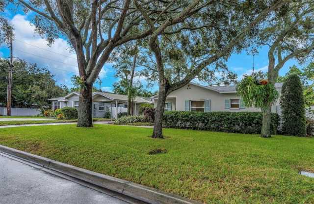 4204 W PALMIRA Avenue Gallery 2
