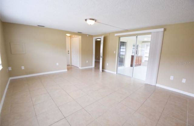 7461 LIVE OAK LANE Gallery 3