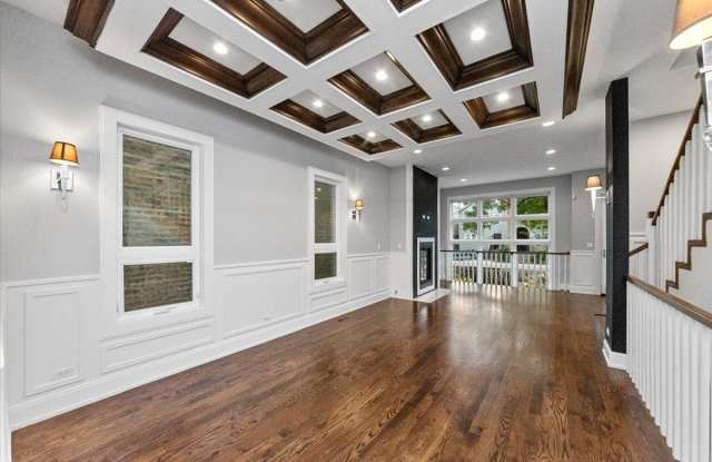 1838 W Erie St Gallery 2