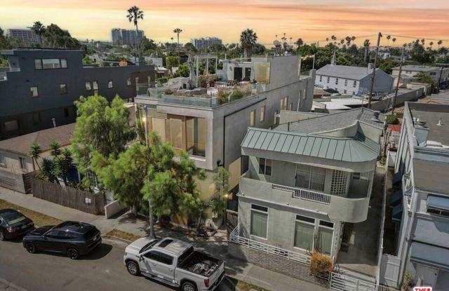 1712 1/2 Abbot Kinney Boulevard - 1712 1/2 Abbot Kinney Boulevard, Los Angeles, CA 90291