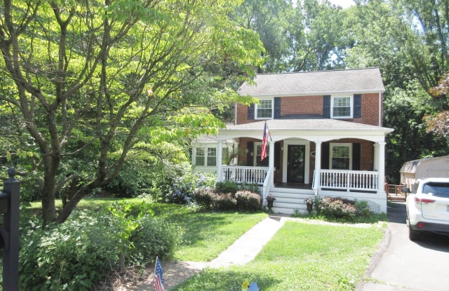 7109 WAYNE DRIVE - 7109 Wayne Drive, Annandale, VA 22003